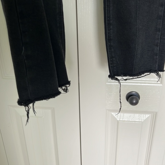 Straight Leg Jeans Ripped Cuff - Picture 2 of 7